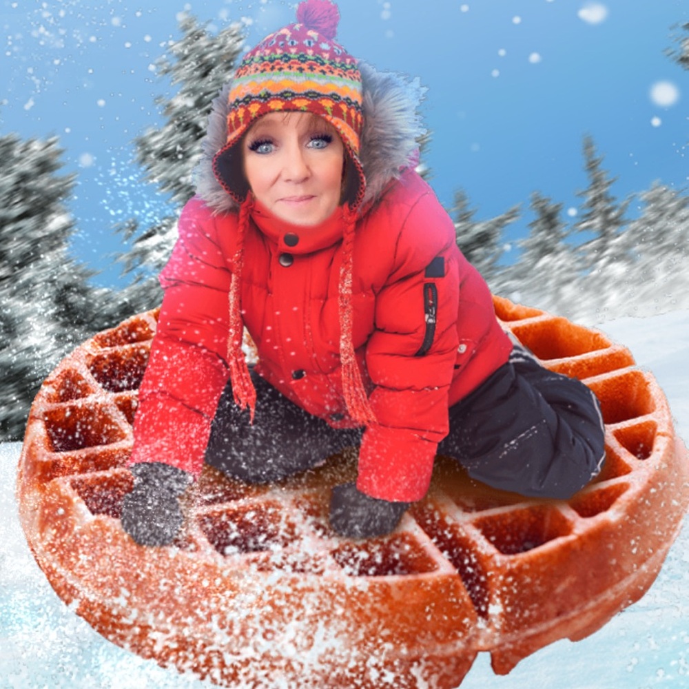 WE’RE LIVE ON THE HOT MESS EXPRESS POSHERS SUPPORTING POSHERS, MENTOR TRAIN SHOW - Picture 4 of 11